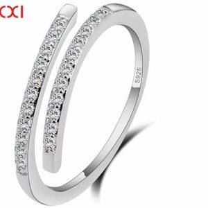 Sterling silver 925 ring with cz.